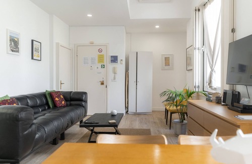 Sacramento Apartment | LV Premier Chiado CH5- AC, lift, central
