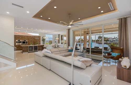 Pelican Villa | LVCC Villa Transformer - A retreat for your soul