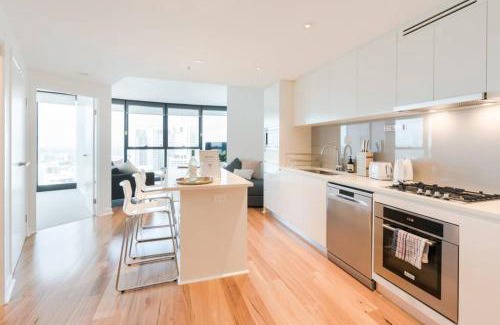 Brisbane Central Business District Apartment | Lvl 57 Skytower Breathtaking Views CBD Wifi Carpark by Stylish Stays