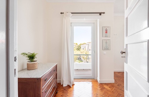 Falca Villa | Lx villa,15m to downtown,14 ppl,private heatable pool and lift