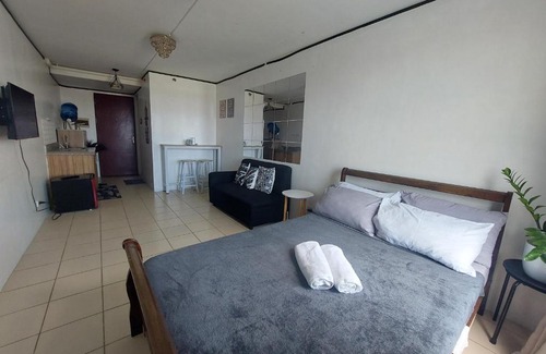 Tondo Apartment | Lyka's Urban Retreat