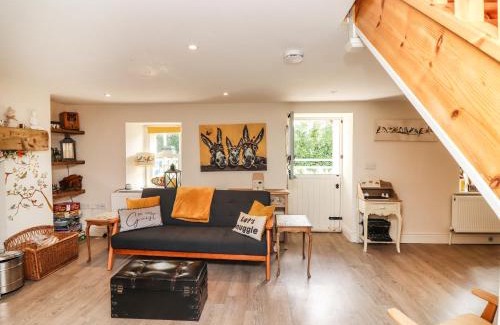 Bruff House | Lynchpin Cottage