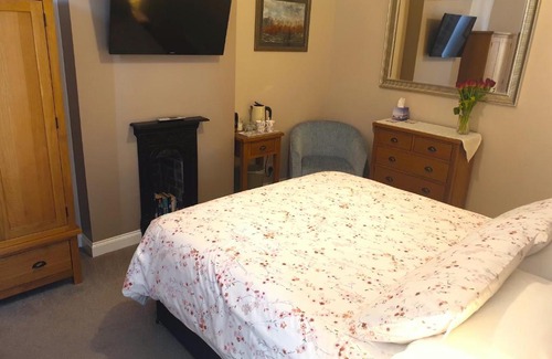 Penistone Bed & Breakfast | Lyndene