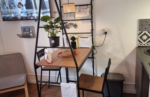 Ferrandiere - Maisons Neuves Condo | Lyon Monchat Villeurbanne Refurbished studio with air conditioning and parking