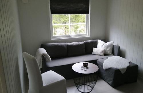 Gvarv Apartment | Lys og moderne leilighet i Bø.
