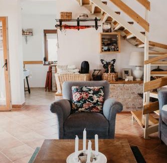 Malyinka House | Málna Major