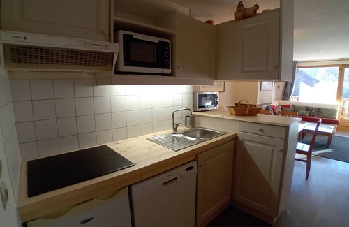 Meribel Centre Apartment | Méribel center, 4-room duplex, 6 ppl, balconies, near slopes