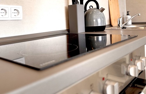 Kaiserslautern Apartment | M&D apartments near the stadium with balcony - Netflix - Kitchen - Sunset View