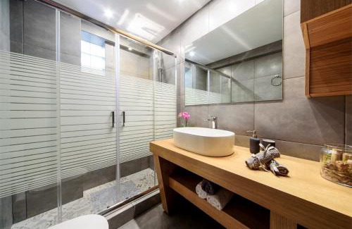 Omonia Apartment | M&D Luxury Suites in central Athens