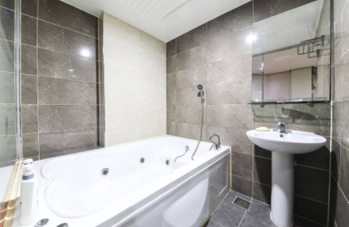 Gimpo Hotel | M Hotel