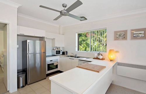 Avoca Beach Apartment | M & M's Hideaway - 100m to Avoca Beach