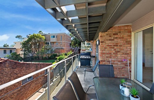 Avoca Beach Apartment | M & M's Hideaway - 100m to Avoca Beach