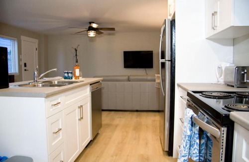 North Cowichan Apartment | M&M's Maple Bay Mountain Guesthouse