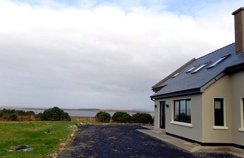 Saula Apartment | M033 Achill Gatehouse By The Greenway-4 Bedroom-Sleeps 8