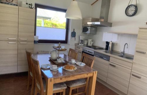 Großwurden House | M1 Ferienhaus mit Garten, Terrasse und Carport