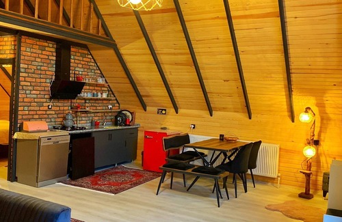 Masukiye Ski Chalet | Maşukiye Pink House Bungalow