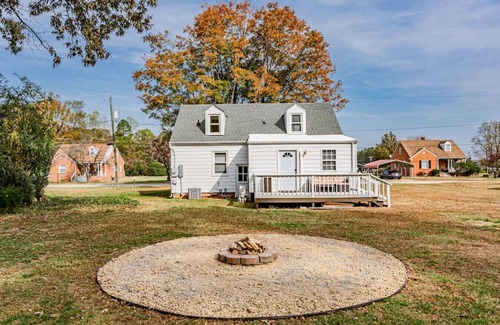 Providence Forge House | Ma's Cozy Cape: Your Tranquil Home Away from Home!