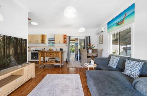 Huskisson House | Ma Te Kokorou - pet-friendly Huskisson pool escape