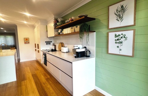 Lake Conjola House | Mabel’s Lake Conjola - If you know, you know…