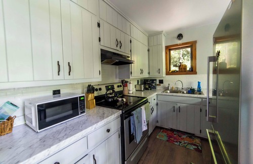 Mill Ridge Cabin | Mac's Place - Cozy Cabin Get Away in the Appalachian Mountains, pets welcome.