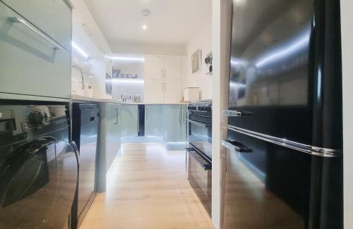 Sudbury House | Mac Shack Cottage - Uk32376
