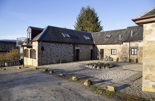 Loch Tay Cottage | MACGREGOR, pet friendly, character holiday cottage in Kinloch Rannoch