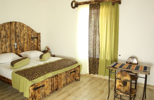 Ejmiatsin Hotel | Machanents Art Hotel