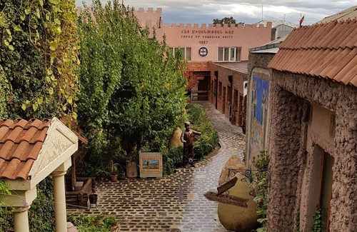 Ejmiatsin Hotel | Machanents Art Hotel
