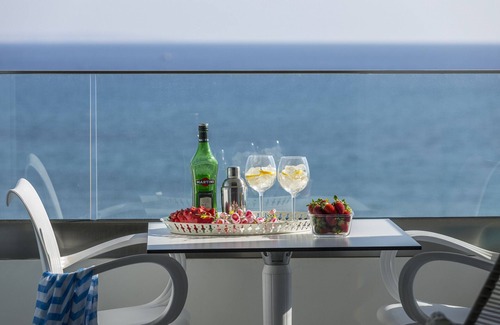 Larnaca Apartment | Mackenzie Zoe Seafront Suite
