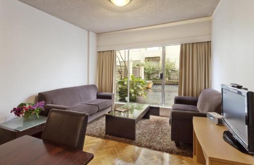 Elizabeth Bay Hotel | Macleay Hotel