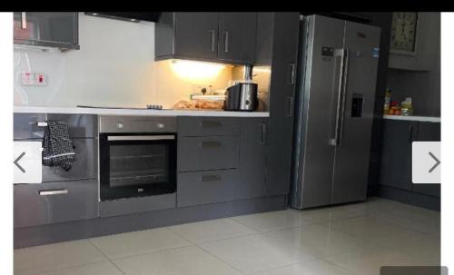 Castlereagh House | Mac’s- Double Room shared bathroom