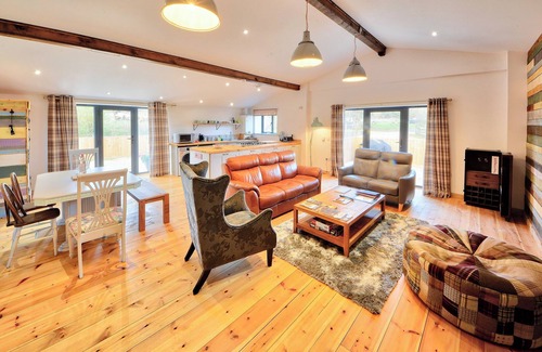 Ningwood Cottage | Madeline Angevine - UKC3208