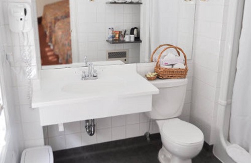 Bloor Annex Hotel | Madison Manor Boutique Hotel