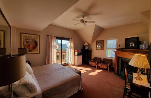 Bloor Annex Hotel | Madison Manor Boutique Hotel
