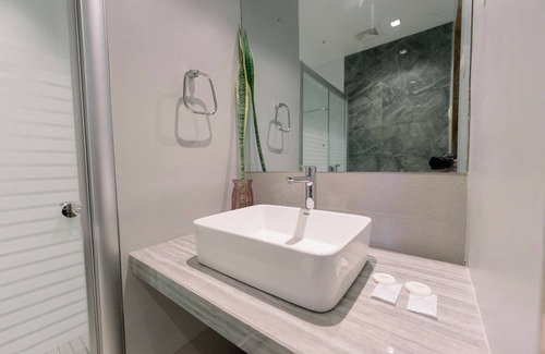 Davao Hotel | Madonna Hometel and Suites New Pandan
