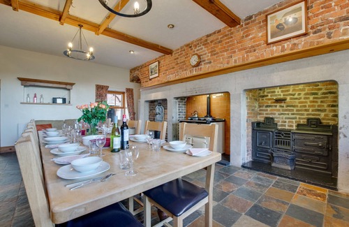 Denbigh House | Maes Mared - Five Bedroom House, Sleeps 10