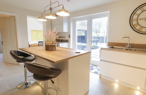 Dolgellau Cottage | MAES MEILLION, family friendly, with a garden in Dolgellau