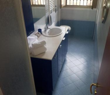 Zona Lancetti Apartment | Maffucci 24 BILOCALE MOLTO SPAZIOSO E MODERNO