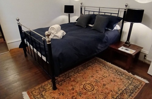 Prestwick Bed & Breakfast | Magdalena B&B Suite in traditional Victorian House
