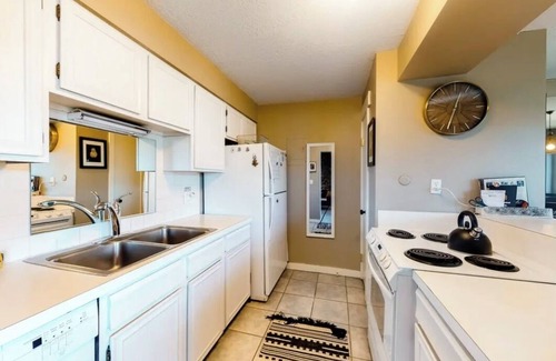 Dillon Condo | Magestic Views of Lake Dillon & Amphitheater- on path, hot tub, pool