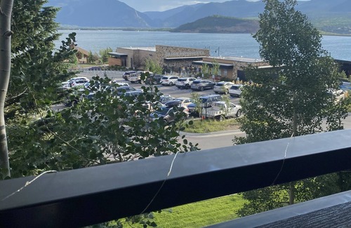 Dillon Condo | Magestic Views of Lake Dillon & Amphitheater- on path, hot tub, pool