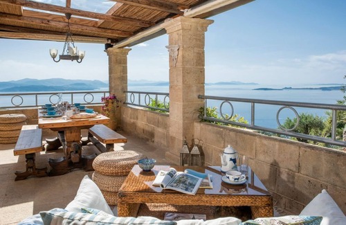 Spartylas Villa | Magic Rocks - Five Bedroom Villa, Sleeps 10