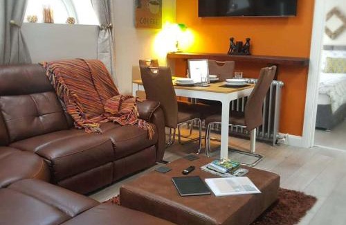 Loughinisland House | Magical 3-Bed Stone Built Cottage - Sleeps 6