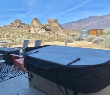 Lone Pine House | Magical property in the Alabama Hills - HOT TUB