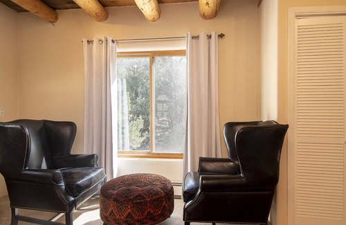 North Hills House | Magical Shangri la directly across from 10,000 Waves and close to the ski resort