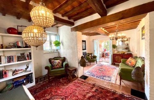 Gioiella Villa | Magical villa, breathtaking views, large private garden and olive grove - in a cool village on the Umbria Tuscany Border