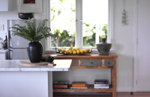 Grovetown House | Magical Vineyard Cottage | Pool | Stunning Views | Sleeps 6 | Near Blenheim