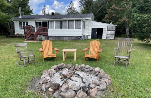 Cheneville Cottage | Magical Waterfront Cottage