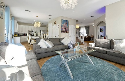 Trafalgar Village House | MagicalEverAfter Sleep17 Pvt Pool Game Rm LakeView