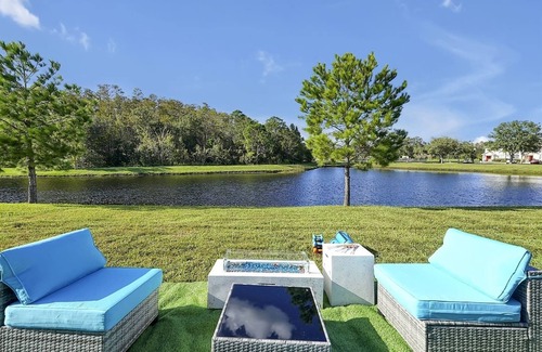 Trafalgar Village House | MagicalEverAfter Sleep17 Pvt Pool Game Rm LakeView